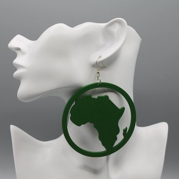 Jewelry earrings statement large round drop dangle Africa green wood brand new - Picture 1 of 9